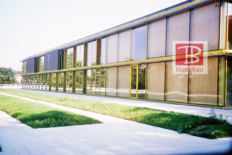 نافذة مقاومة للحريق